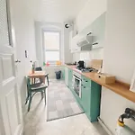 Gemuetliche 2-zimmer Mit Kleinen Bad * Berlin