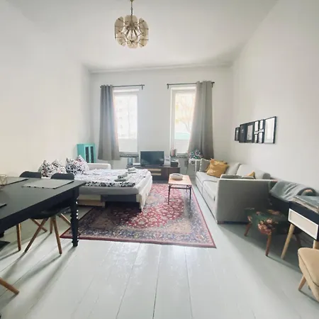 Gemuetliche 2-zimmer Mit Kleinen Bad * Berlin