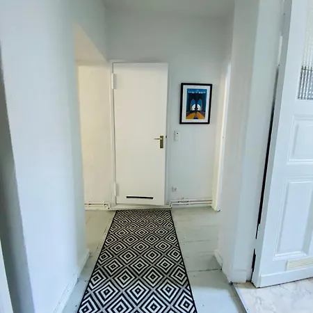 Apartment Gemuetliche 2-zimmer Mit Kleinen Bad *