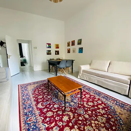 Gemütliche 2-zimmer Mit Kleinen Bad Apartment