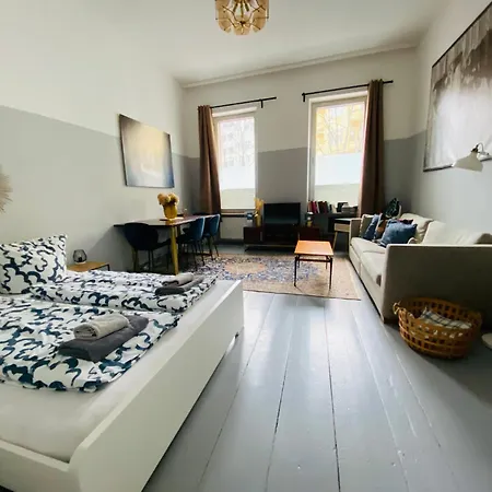 Gemütliche 2-zimmer Mit Kleinen Bad Apartment