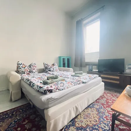 Gemuetliche 2-zimmer Mit Kleinen Bad * Берлин