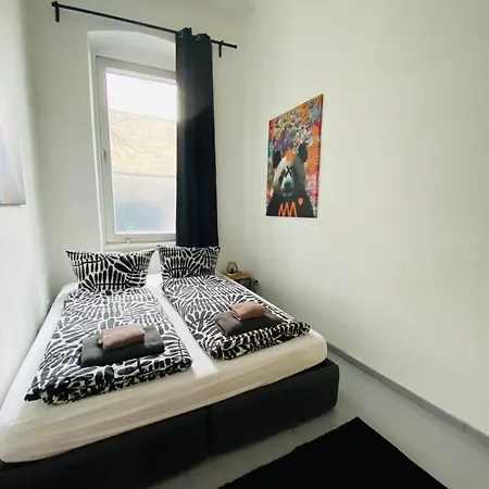 Gemuetliche 2-zimmer Mit Kleinen Bad * برلين